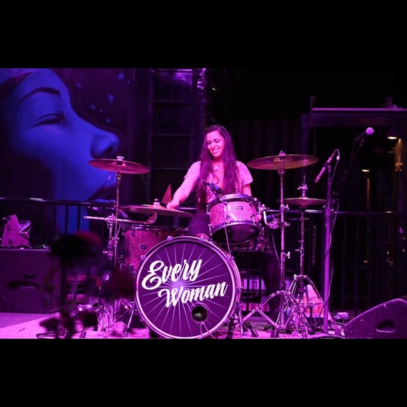 Meet your Posher, Anisa - Picture 3 of 3